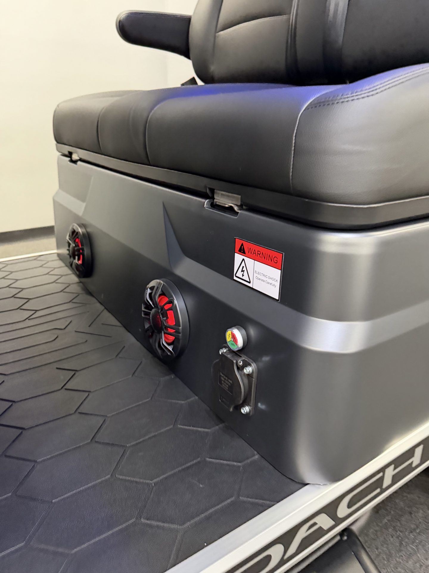
								2026 Dach Apollo 6L full									