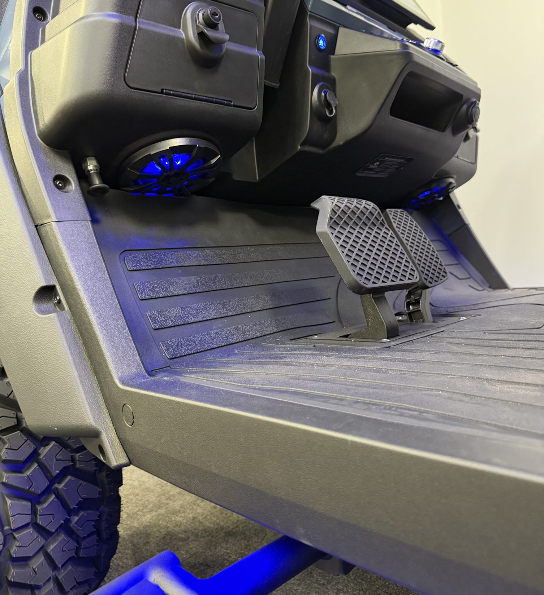 
								2026 Sivo Edge 4FL full									