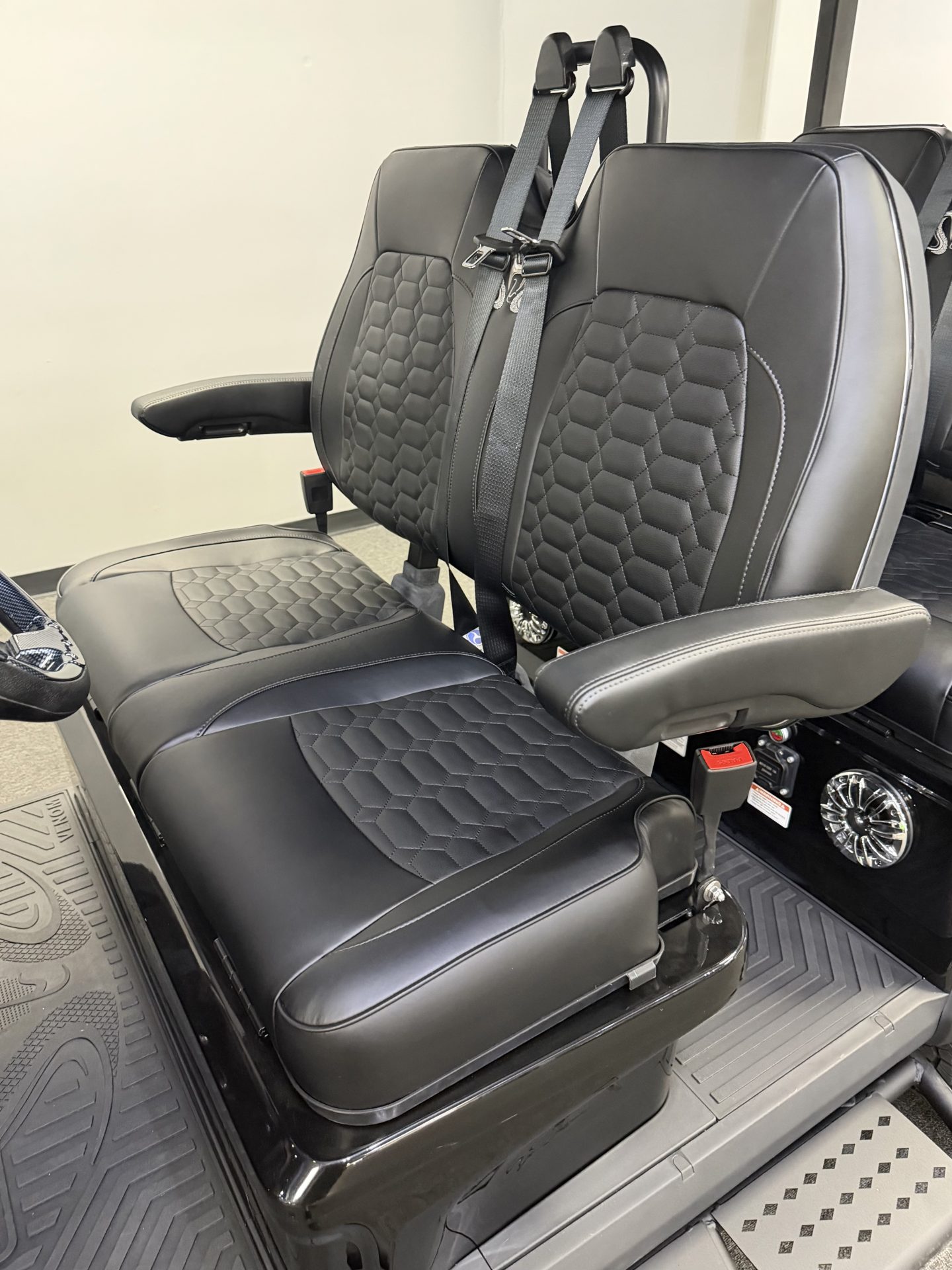
								2026 Venom EV Stealth 4L full									