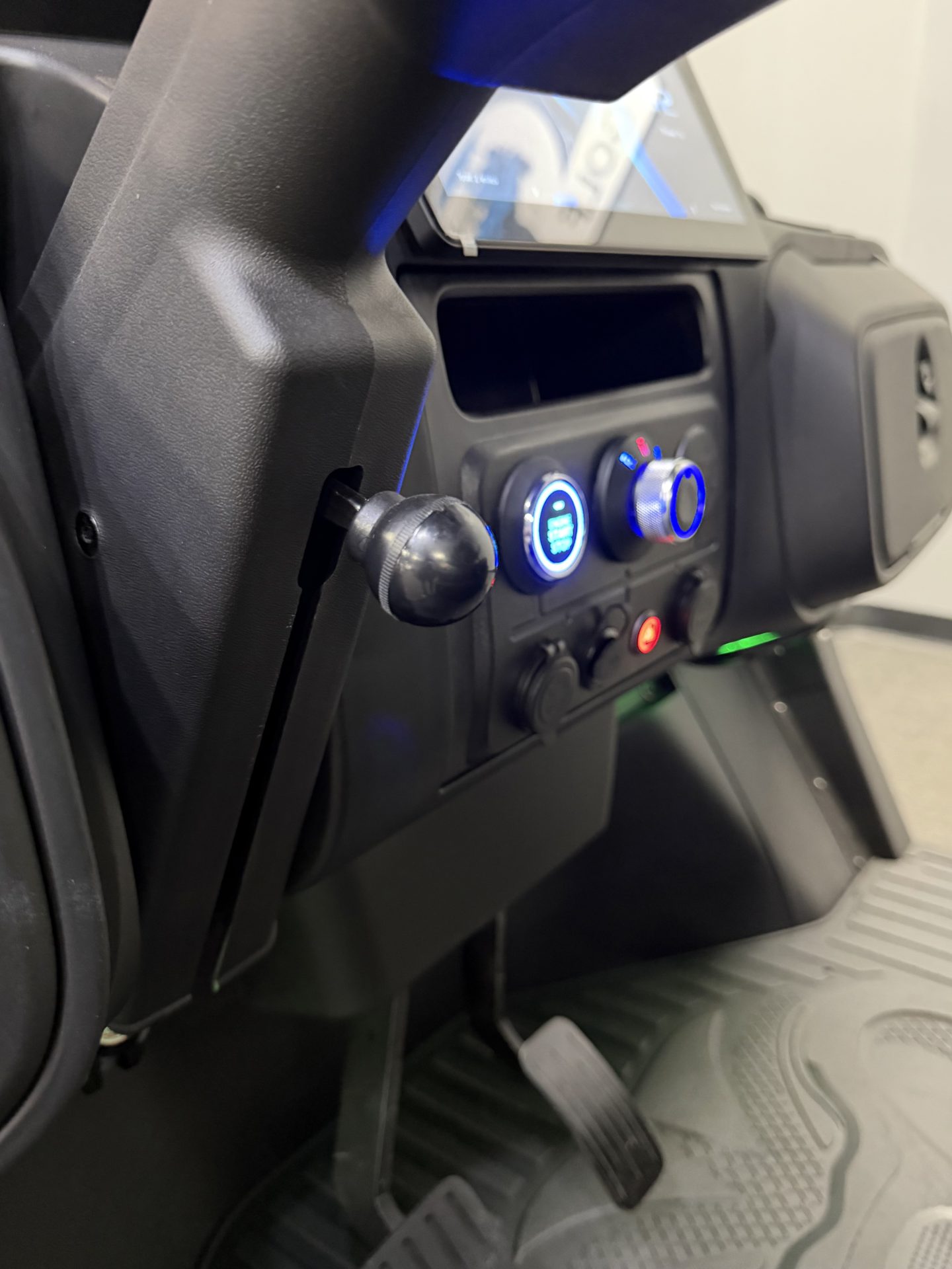 
								2026 Venom EV Stealth 4L full									
