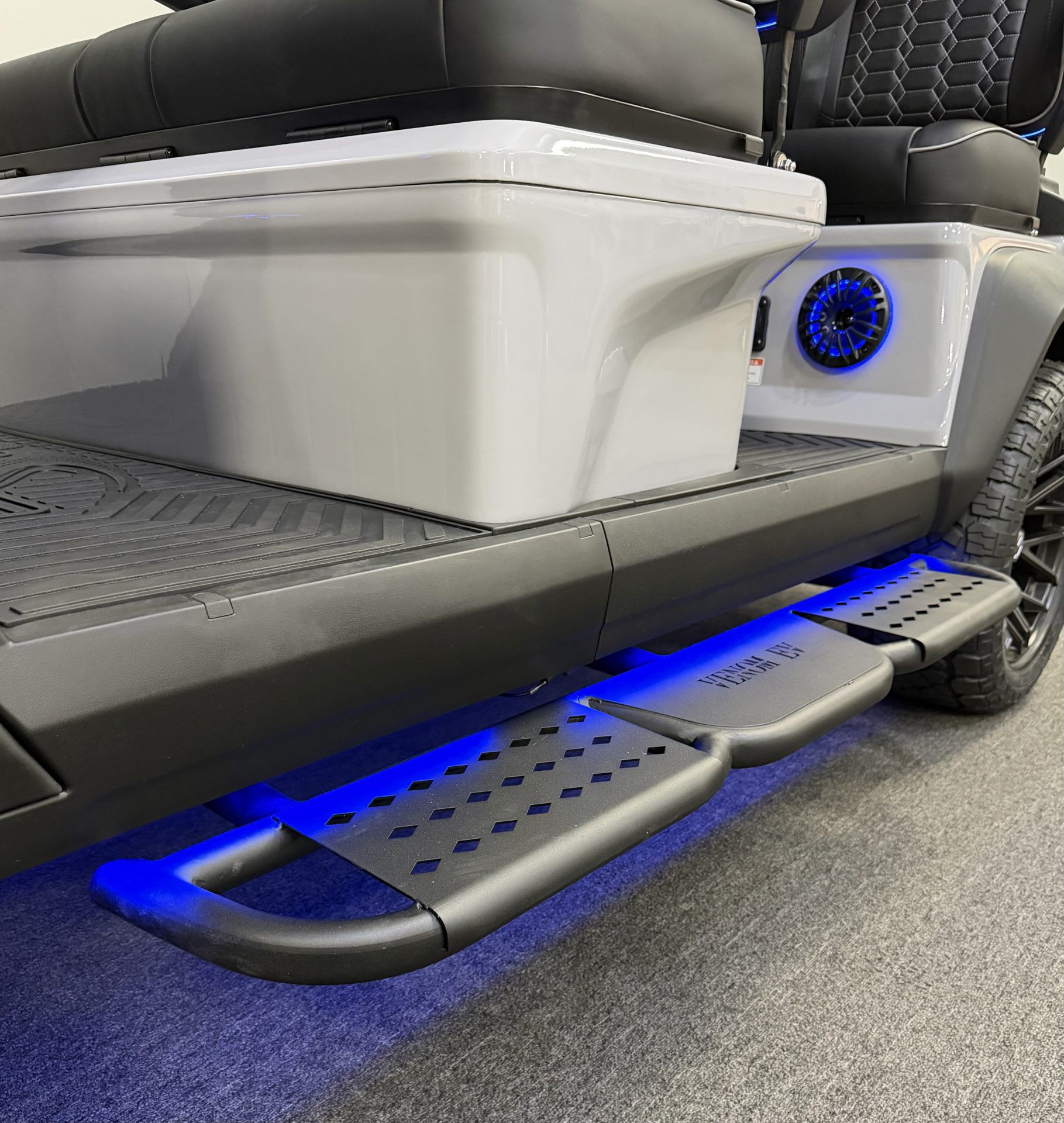 
								2026 Venom EV Stealth 4L full									