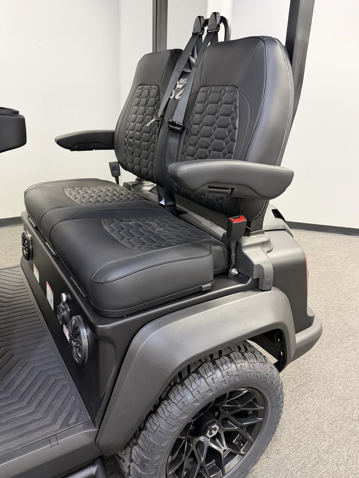
								2026 Venom EV Stealth 4L full									