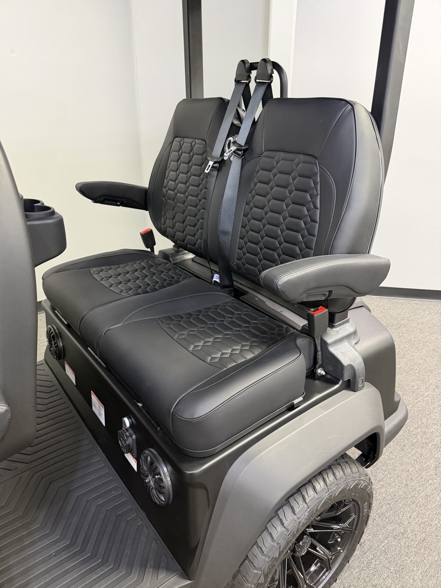 
								2026 Venom EV Stealth 4L full									