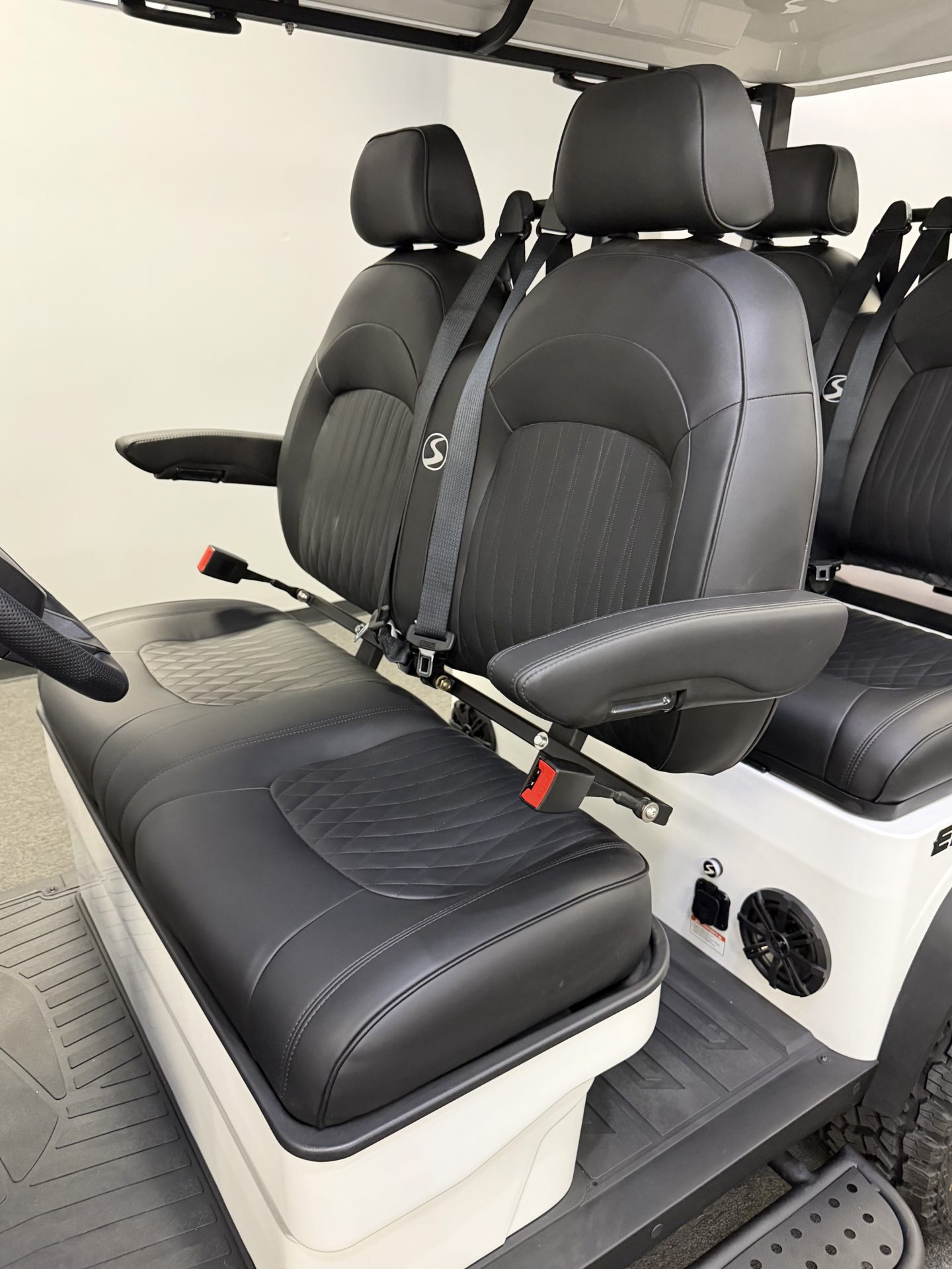 
								2027 Sivo Edge 4FL full									
