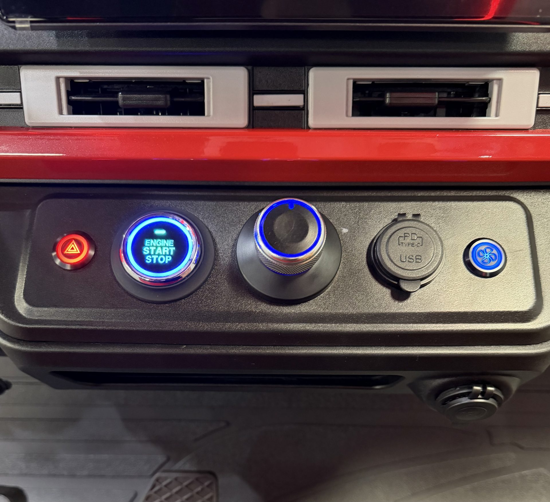 
								2027 Sivo Edge 4FL full									