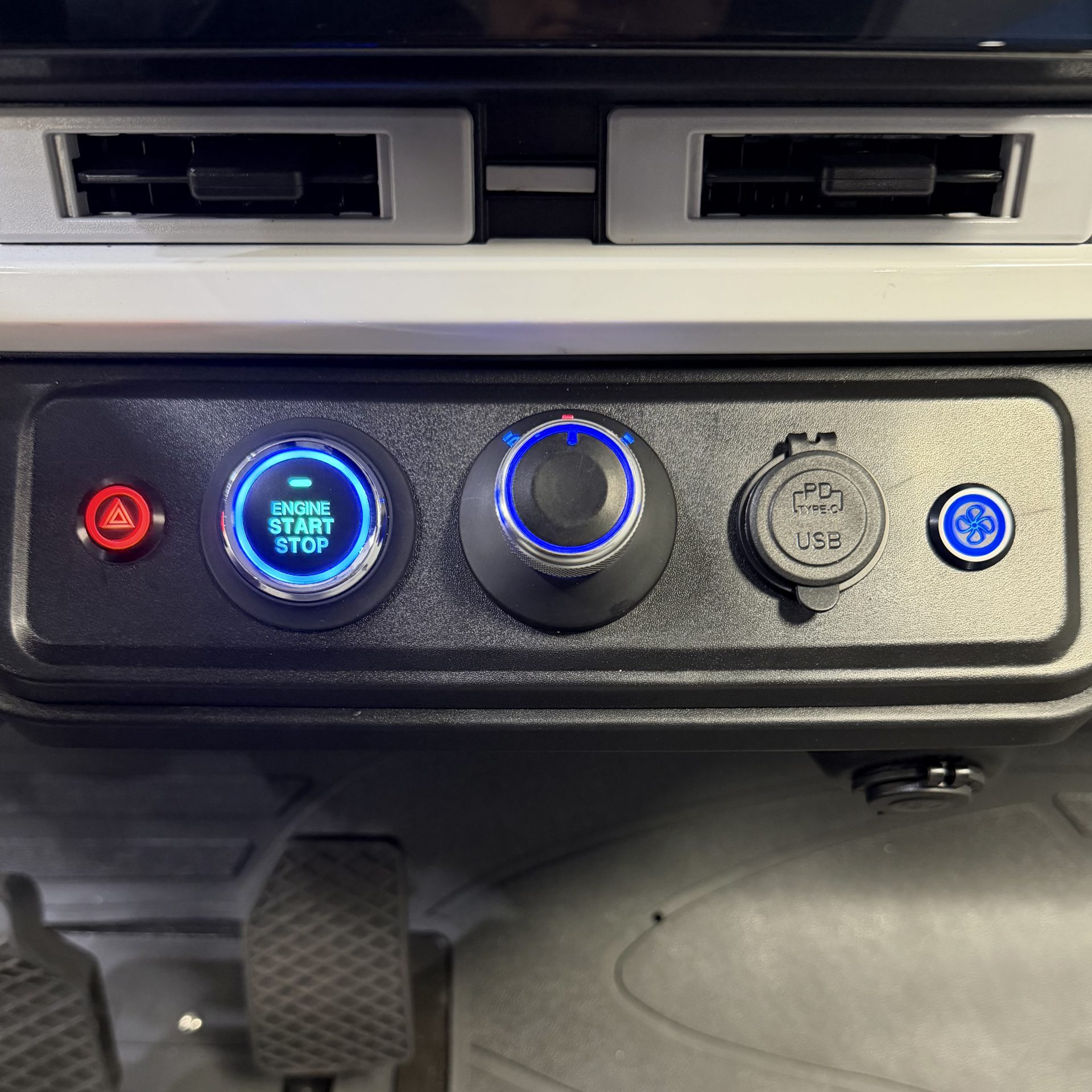
								2027 Sivo Edge 4FL full									