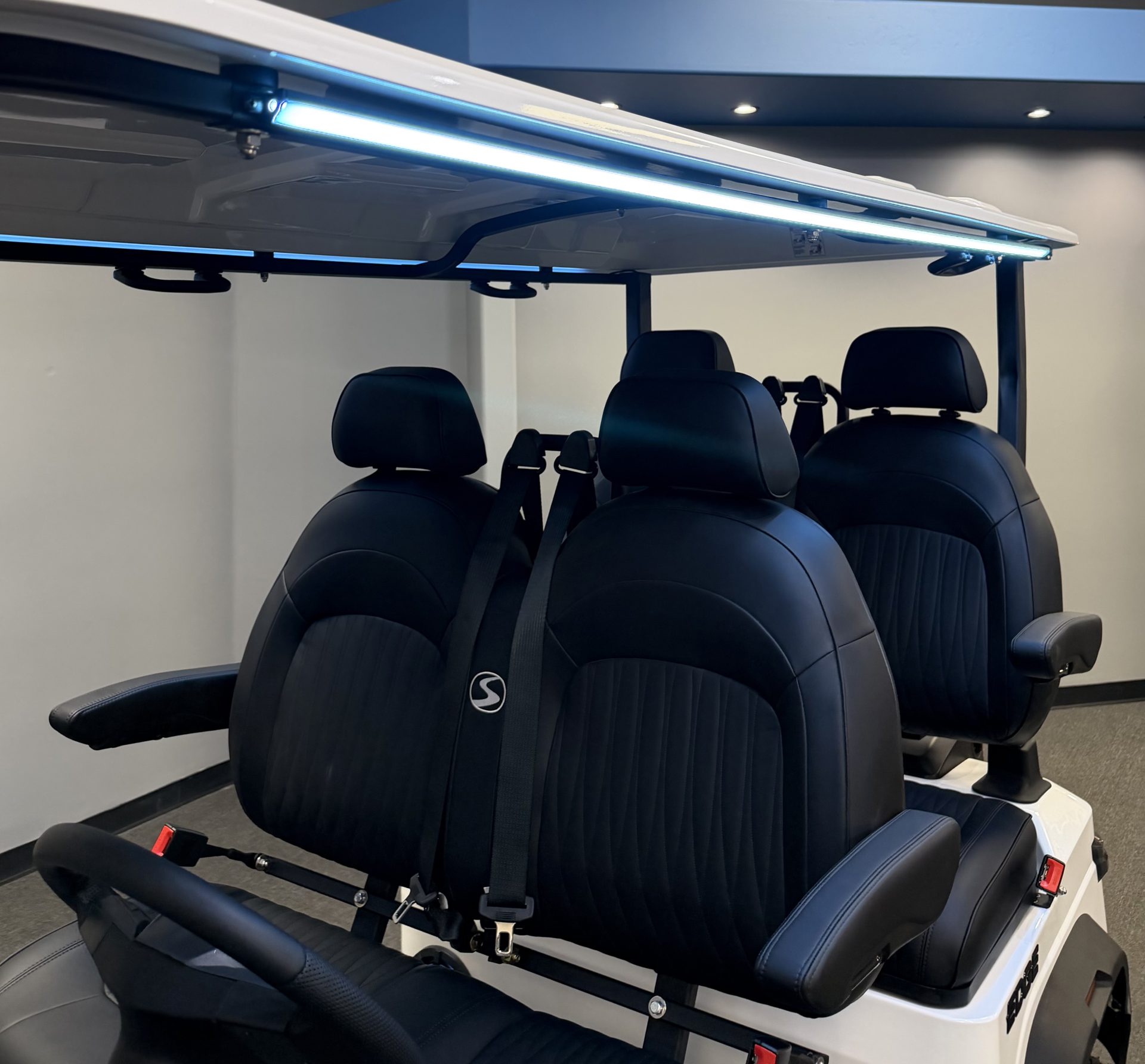 
								2027 Sivo Edge 4FL full									